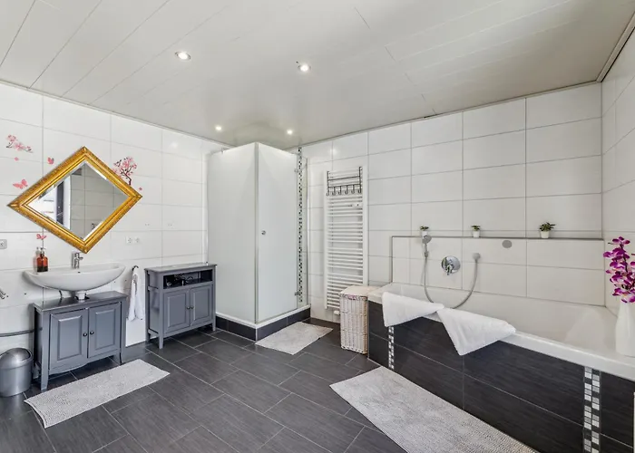 2 Bedroom 4 Beds, Tv, Kitchen & Free Parking * Eschenbach in der Oberpfalz