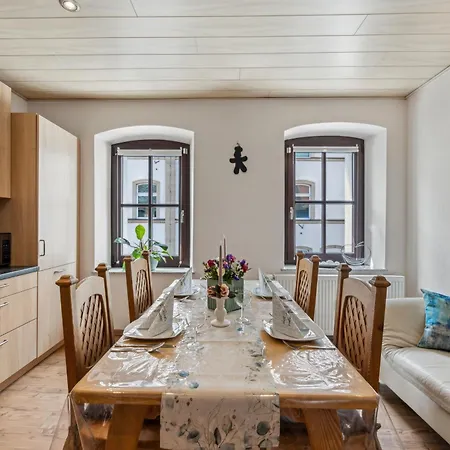 2 Bedroom 4 Beds, Tv, Kitchen & Free Parking