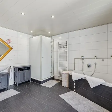 2 Bedroom 4 Beds, Tv, Kitchen & Free Parking * Eschenbach in der Oberpfalz