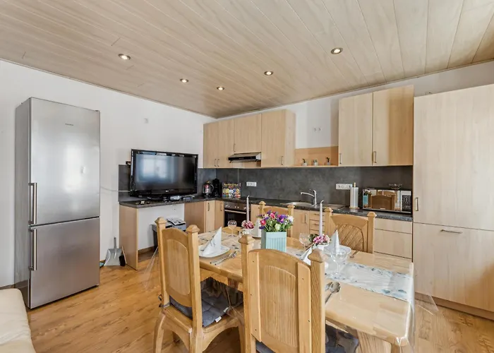 2 Bedroom 4 Beds, Tv, Kitchen & Free Parking Apartamento *